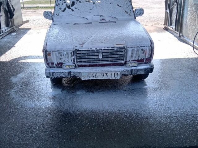 ВАЗ 2107 2001 в Черткове на Automoto.ua Красный ВАЗ 2107, объемом двигателя 3 л и пробегом 87 тыс. км за 713 $, фото 2 на Automoto.ua