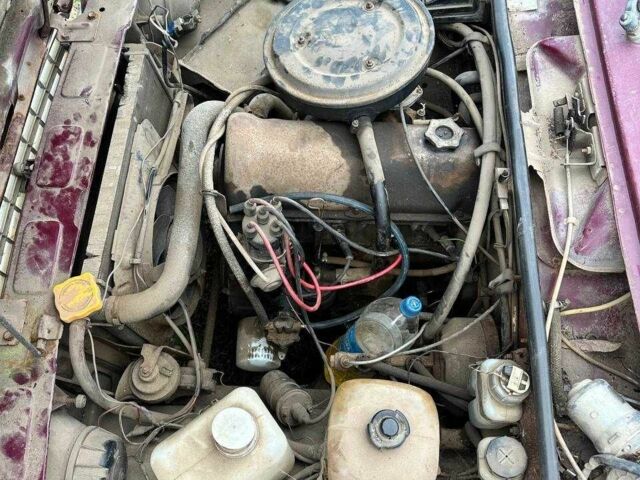 Красный ВАЗ 2107, объемом двигателя 1.5 л и пробегом 1000 тыс. км за 591 $, фото 2 на Automoto.ua