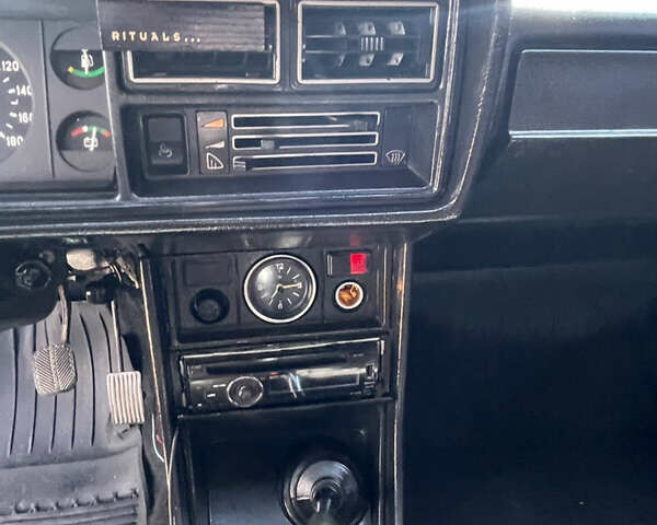 Красный ВАЗ 2107, объемом двигателя 1.5 л и пробегом 105 тыс. км за 940 $, фото 6 на Automoto.ua