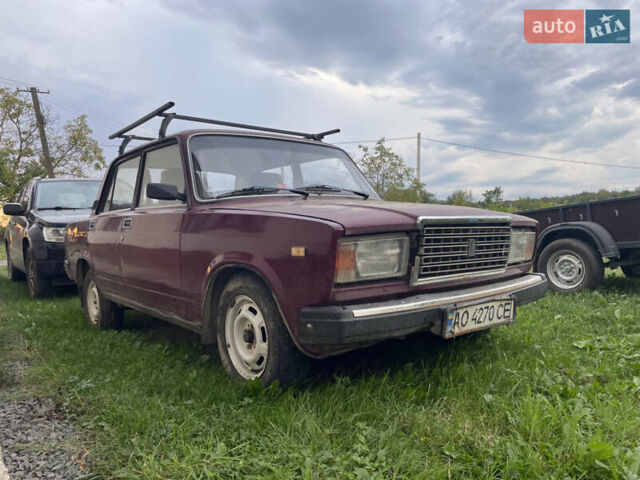Красный ВАЗ 2107, объемом двигателя 1.5 л и пробегом 74 тыс. км за 600 $, фото 1 на Automoto.ua