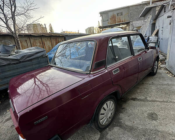 Красный ВАЗ 2107, объемом двигателя 1.5 л и пробегом 99 тыс. км за 1200 $, фото 2 на Automoto.ua
