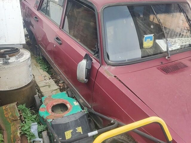 Красный ВАЗ 2107, объемом двигателя 1.5 л и пробегом 9 тыс. км за 143 $, фото 2 на Automoto.ua