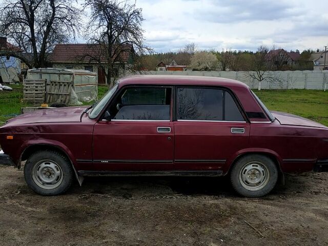 Красный ВАЗ 2107, объемом двигателя 1.5 л и пробегом 145 тыс. км за 500 $, фото 1 на Automoto.ua