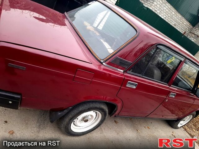 Красный ВАЗ 2107, объемом двигателя 1.5 л и пробегом 0 тыс. км за 1150 $, фото 2 на Automoto.ua