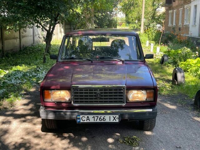 Красный ВАЗ 2107, объемом двигателя 1.5 л и пробегом 142 тыс. км за 750 $, фото 2 на Automoto.ua