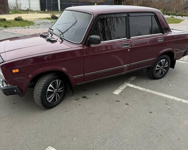 Красный ВАЗ 2107, объемом двигателя 1.57 л и пробегом 85 тыс. км за 1799 $, фото 3 на Automoto.ua