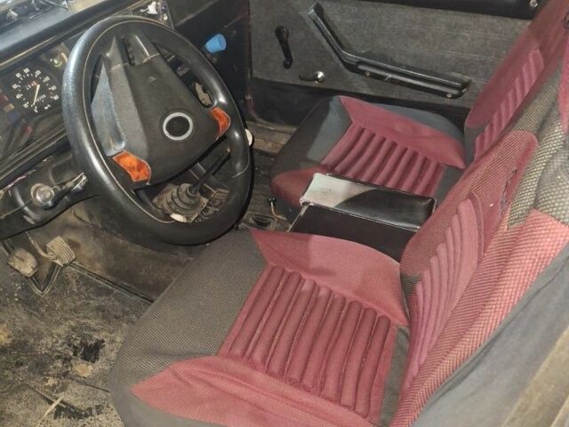 Красный ВАЗ 2107, объемом двигателя 1.6 л и пробегом 22 тыс. км за 850 $, фото 2 на Automoto.ua