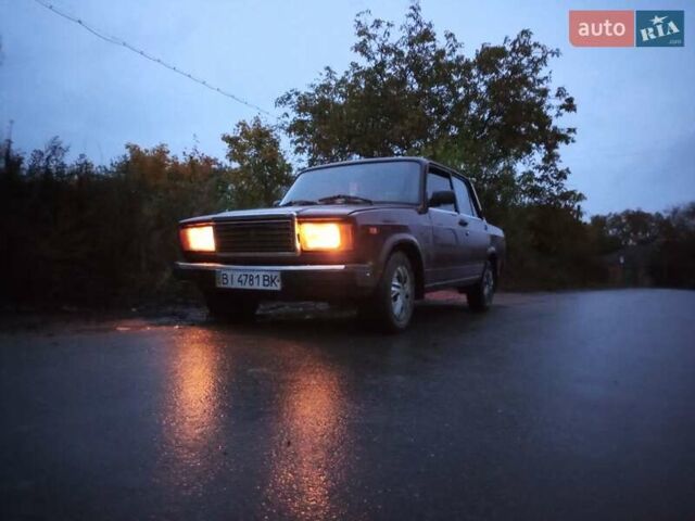 Червоний ВАЗ 2107, об'ємом двигуна 1.45 л та пробігом 72 тис. км за 1100 $, фото 5 на Automoto.ua