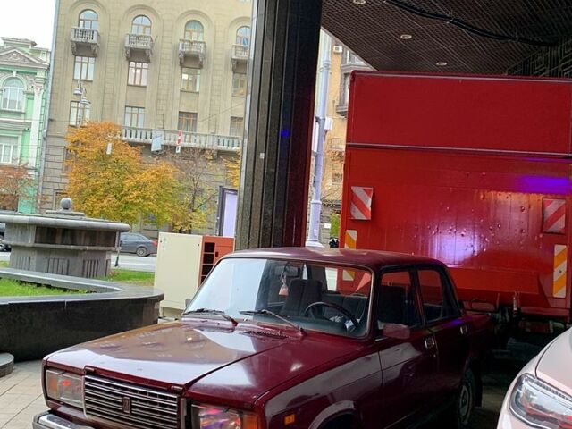 Красный ВАЗ 2107, объемом двигателя 1.5 л и пробегом 66 тыс. км за 1100 $, фото 7 на Automoto.ua