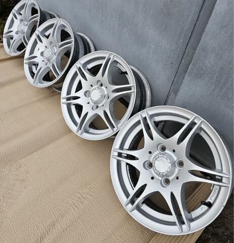 Червоний ВАЗ 2107, об'ємом двигуна 1.5 л та пробігом 3 тис. км за 1700 $, фото 4 на Automoto.ua