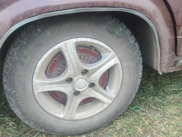 Красный ВАЗ 2107, объемом двигателя 1.6 л и пробегом 2 тыс. км за 1050 $, фото 2 на Automoto.ua