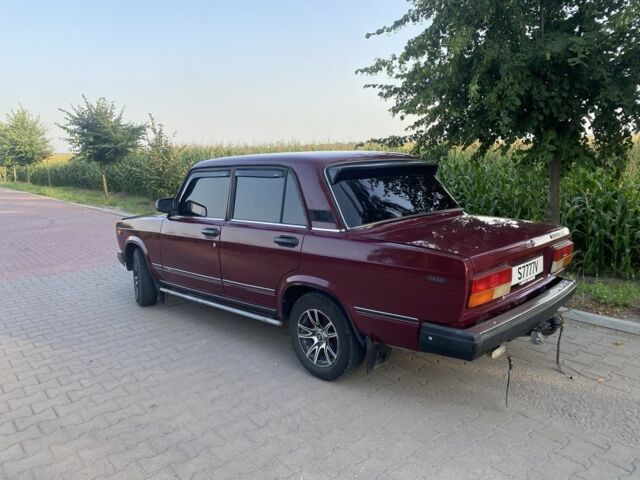 Красный ВАЗ 2107, объемом двигателя 1.6 л и пробегом 136 тыс. км за 2500 $, фото 2 на Automoto.ua