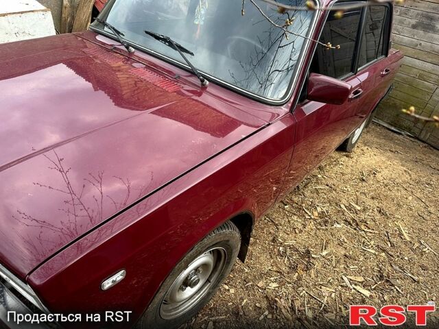 Красный ВАЗ 2107, объемом двигателя 16 л и пробегом 130 тыс. км за 2000 $, фото 2 на Automoto.ua