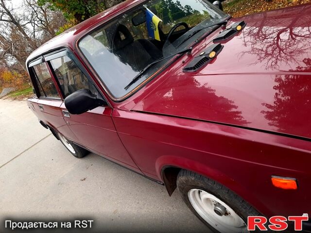 Красный ВАЗ 2107, объемом двигателя 1.5 л и пробегом 0 тыс. км за 1150 $, фото 9 на Automoto.ua