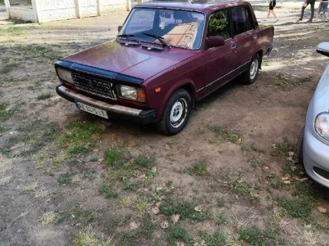 Красный ВАЗ 2107, объемом двигателя 1.5 л и пробегом 250 тыс. км за 500 $, фото 7 на Automoto.ua