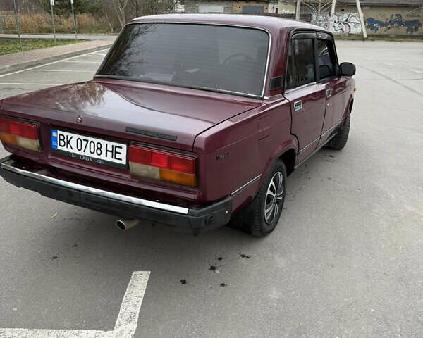 Красный ВАЗ 2107, объемом двигателя 1.57 л и пробегом 85 тыс. км за 1799 $, фото 1 на Automoto.ua