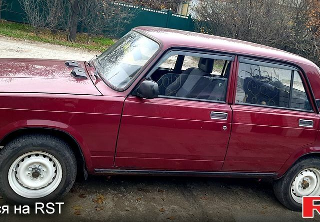 Красный ВАЗ 2107, объемом двигателя 1.5 л и пробегом 0 тыс. км за 1150 $, фото 6 на Automoto.ua