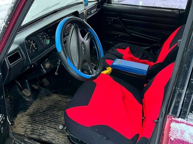 Красный ВАЗ 2107, объемом двигателя 15 л и пробегом 300 тыс. км за 750 $, фото 2 на Automoto.ua