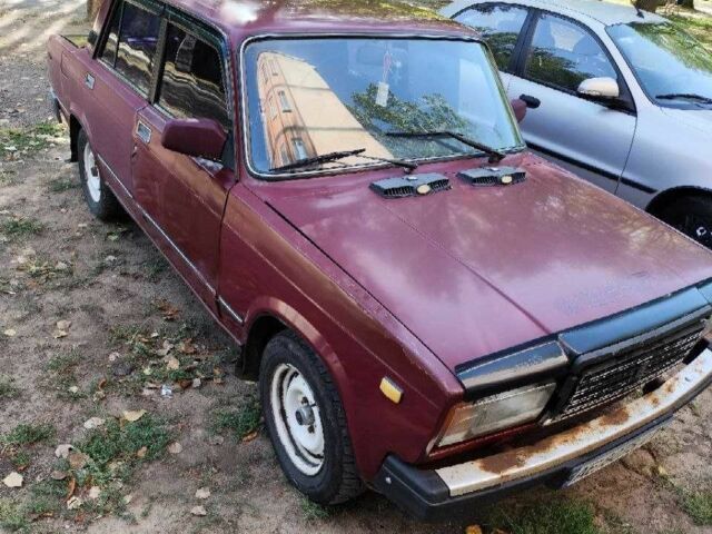 Красный ВАЗ 2107, объемом двигателя 1.5 л и пробегом 250 тыс. км за 500 $, фото 9 на Automoto.ua