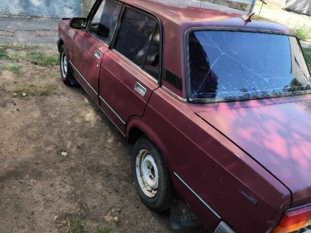 Красный ВАЗ 2107, объемом двигателя 1.5 л и пробегом 250 тыс. км за 500 $, фото 4 на Automoto.ua