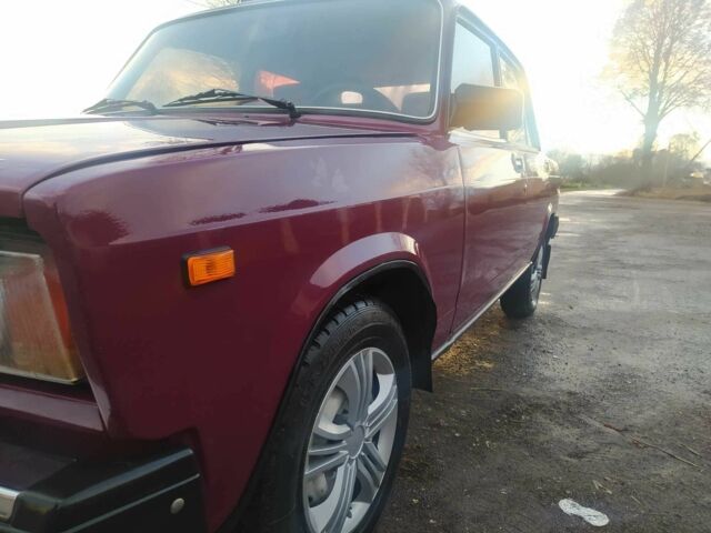 Красный ВАЗ 2107, объемом двигателя 1.6 л и пробегом 122 тыс. км за 1400 $, фото 3 на Automoto.ua