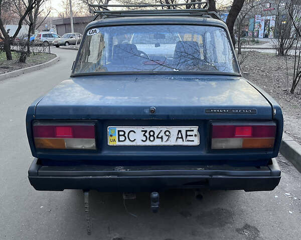 Красный ВАЗ 2107, объемом двигателя 1.09 л и пробегом 666 тыс. км за 625 $, фото 2 на Automoto.ua