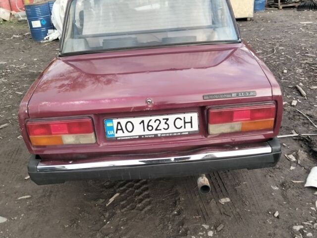 Красный ВАЗ 2107, объемом двигателя 1.6 л и пробегом 300 тыс. км за 450 $, фото 3 на Automoto.ua