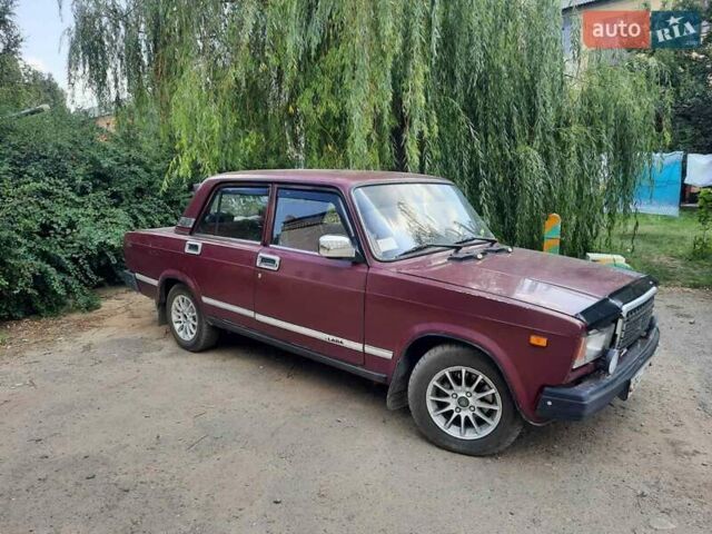 Красный ВАЗ 2107, объемом двигателя 1.6 л и пробегом 250 тыс. км за 2000 $, фото 1 на Automoto.ua
