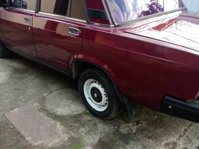 Красный ВАЗ 2107, объемом двигателя 1.5 л и пробегом 86 тыс. км за 1000 $, фото 4 на Automoto.ua