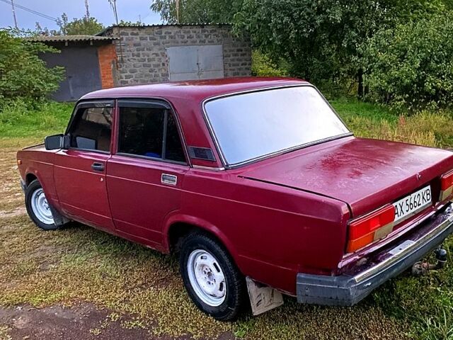 Красный ВАЗ 2107, объемом двигателя 1.6 л и пробегом 220 тыс. км за 900 $, фото 3 на Automoto.ua
