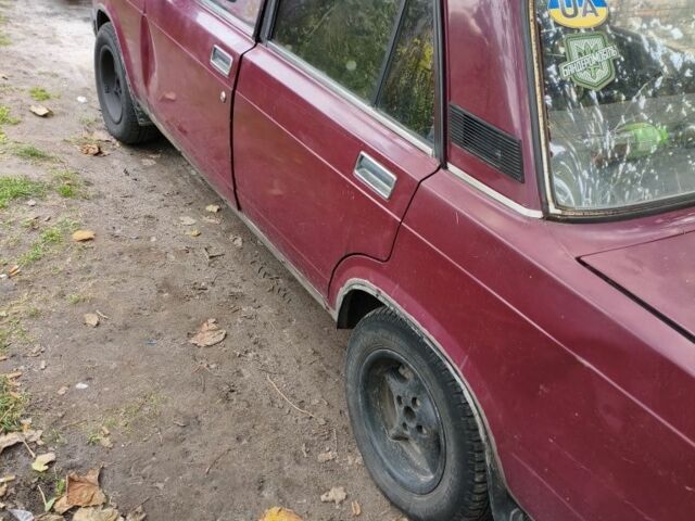 Красный ВАЗ 2107, объемом двигателя 0 л и пробегом 47 тыс. км за 850 $, фото 2 на Automoto.ua