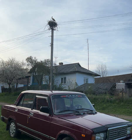 Красный ВАЗ 2107, объемом двигателя 1.6 л и пробегом 65 тыс. км за 900 $, фото 3 на Automoto.ua
