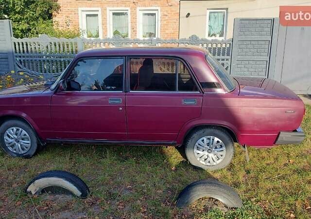 ВАЗ 2107 2003 в Сумах на Automoto.ua Красный ВАЗ 2107, объемом двигателя 1.57 л и пробегом 60 тыс. км за 1500 $, фото 3 на Automoto.ua