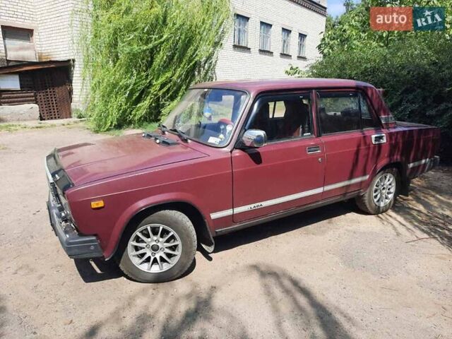Красный ВАЗ 2107, объемом двигателя 1.6 л и пробегом 250 тыс. км за 2000 $, фото 2 на Automoto.ua