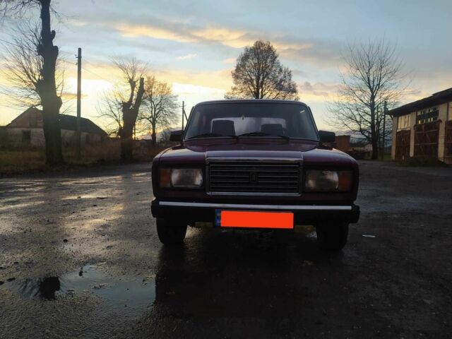 Красный ВАЗ 2107, объемом двигателя 1.6 л и пробегом 122 тыс. км за 1400 $, фото 1 на Automoto.ua