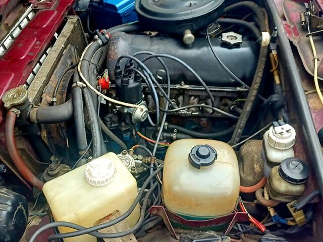 Красный ВАЗ 2107, объемом двигателя 1.6 л и пробегом 0 тыс. км за 1250 $, фото 7 на Automoto.ua