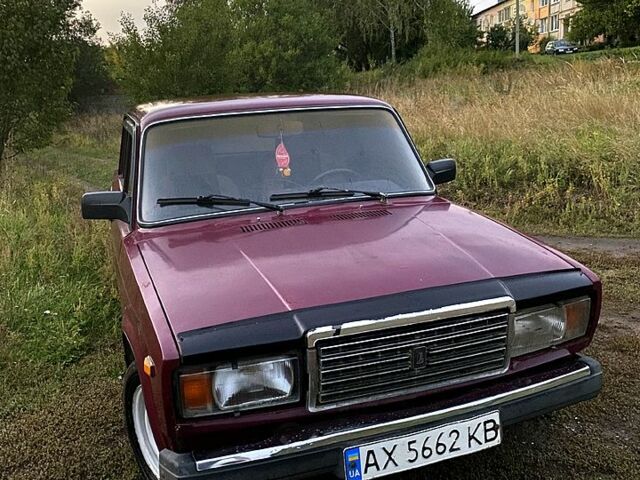 Красный ВАЗ 2107, объемом двигателя 1.6 л и пробегом 220 тыс. км за 900 $, фото 1 на Automoto.ua