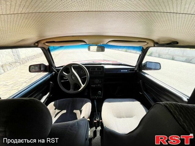 Красный ВАЗ 2107, объемом двигателя 1.6 л и пробегом 145 тыс. км за 1350 $, фото 5 на Automoto.ua