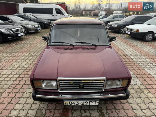 Красный ВАЗ 2107, объемом двигателя 1.5 л и пробегом 185 тыс. км за 750 $, фото 1 на Automoto.ua