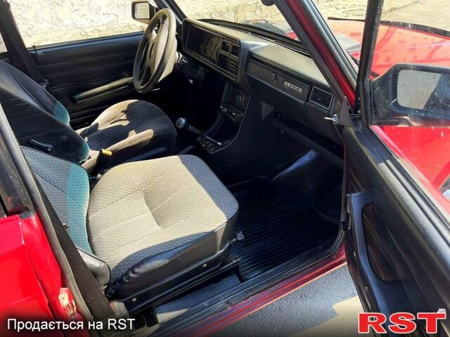 Красный ВАЗ 2107, объемом двигателя 1.6 л и пробегом 145 тыс. км за 1350 $, фото 6 на Automoto.ua