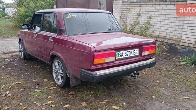 ВАЗ 2107 2004 у Новоукраинке на Automoto.ua Червоний ВАЗ 2107, об'ємом двигуна 1.5 л та пробігом 99 тис. км за 1426 $, фото 2 на Automoto.ua