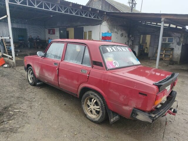 Красный ВАЗ 2107, объемом двигателя 1.5 л и пробегом 84 тыс. км за 1100 $, фото 4 на Automoto.ua