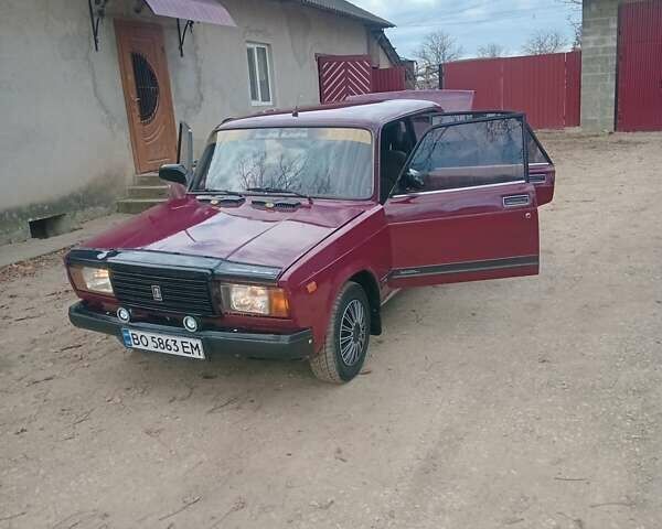 Красный ВАЗ 2107, объемом двигателя 1.45 л и пробегом 50 тыс. км за 1200 $, фото 3 на Automoto.ua