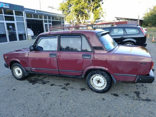 Красный ВАЗ 2107, объемом двигателя 1.5 л и пробегом 64 тыс. км за 855 $, фото 4 на Automoto.ua