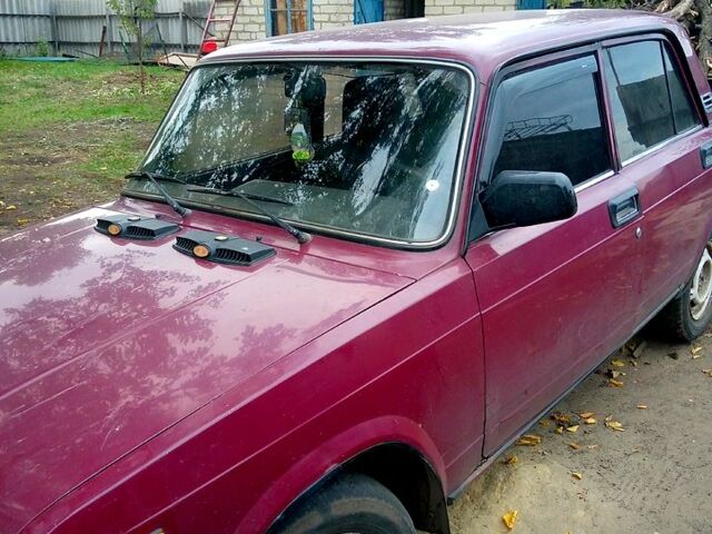 ВАЗ 2107 2004 в Петропавловке на Automoto.ua Красный ВАЗ 2107, объемом двигателя 1.5 л и пробегом 200 тыс. км за 830 $, фото 4 на Automoto.ua