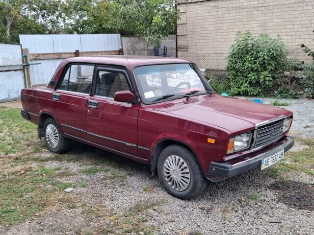Красный ВАЗ 2107, объемом двигателя 1.5 л и пробегом 76 тыс. км за 1150 $, фото 1 на Automoto.ua