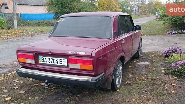 ВАЗ 2107 2004 у Новоукраинке на Automoto.ua Червоний ВАЗ 2107, об'ємом двигуна 1.5 л та пробігом 99 тис. км за 1426 $, фото 5 на Automoto.ua