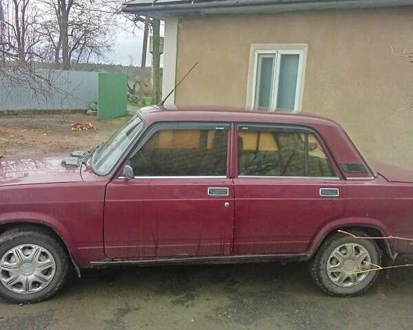 Красный ВАЗ 2107, объемом двигателя 1.45 л и пробегом 63 тыс. км за 1200 $, фото 2 на Automoto.ua