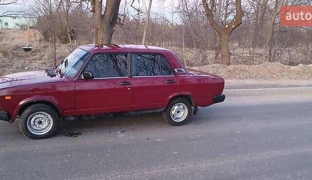 Красный ВАЗ 2107, объемом двигателя 1.5 л и пробегом 180 тыс. км за 800 $, фото 5 на Automoto.ua