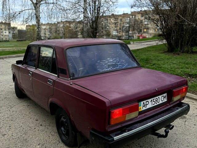 Красный ВАЗ 2107, объемом двигателя 15 л и пробегом 0 тыс. км за 650 $, фото 3 на Automoto.ua